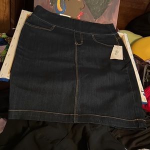 NWT BLUE JEAN low rise skirt🤩🤩🤩